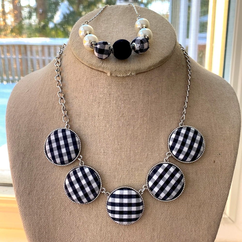 Elegant Black and White Checkered Necklace Set